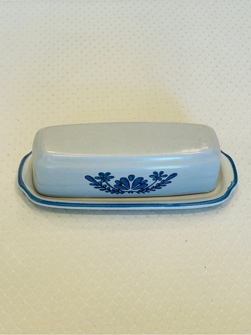 Pfaltzgraff Stoneware Yorktowne Covered Butter Dish USA Retired
028 Floral - Picture 2 of 8